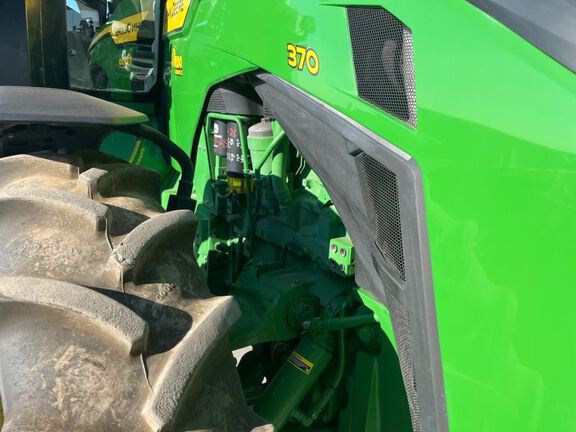 2025 John Deere 8R 370 Tractor