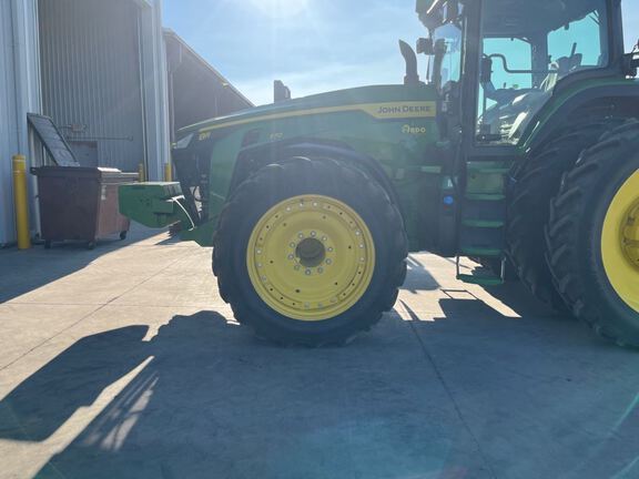 2025 John Deere 8R 370 Tractor