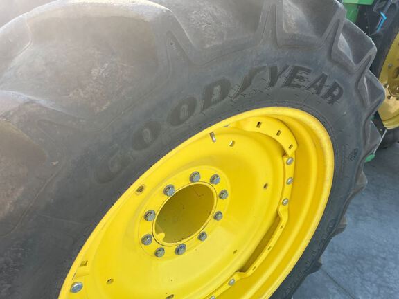2025 John Deere 8R 370 Tractor