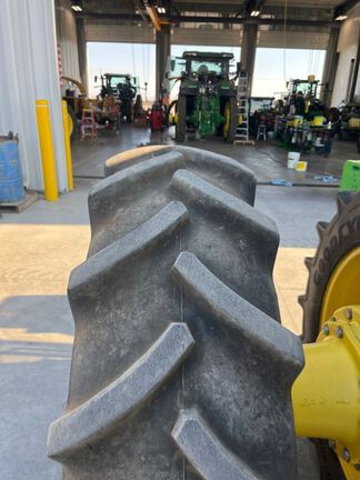 2025 John Deere 8R 370 Tractor
