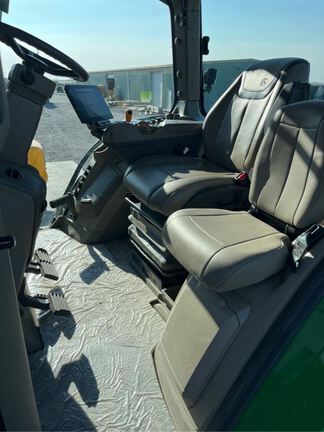 2025 John Deere 8R 370 Tractor