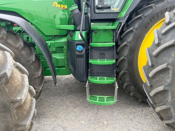 2025 John Deere 8R 370 Tractor