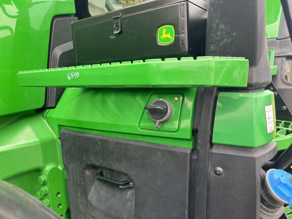 2025 John Deere 8R 370 Tractor