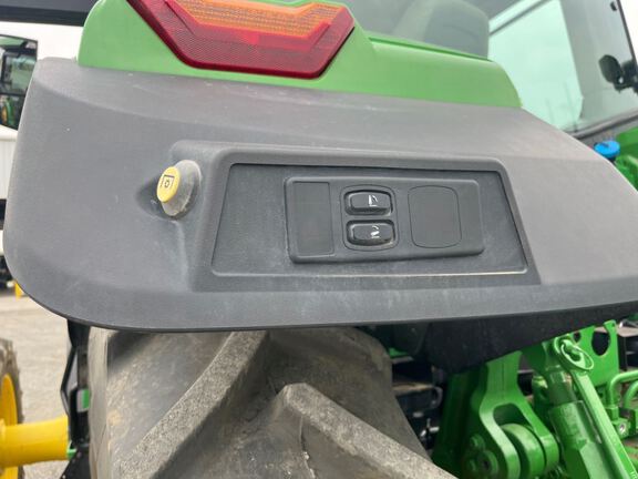2025 John Deere 8R 370 Tractor