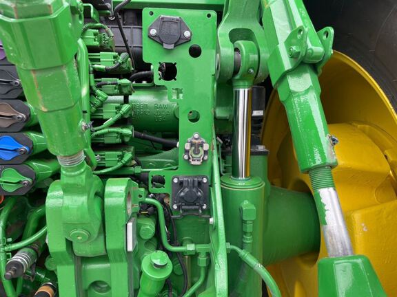 2025 John Deere 8R 370 Tractor