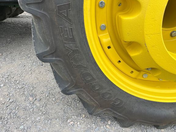 2025 John Deere 8R 370 Tractor