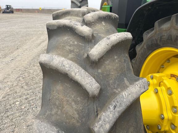 2025 John Deere 8R 370 Tractor