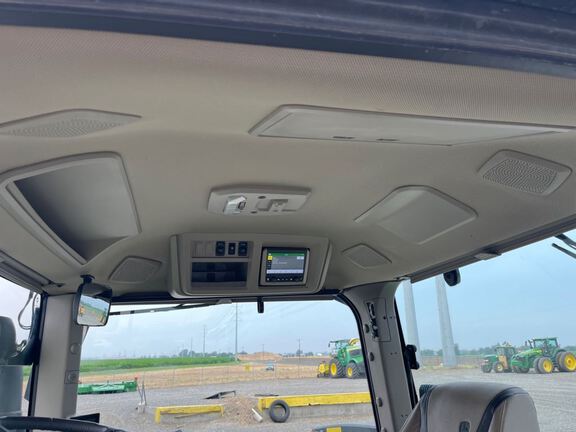 2025 John Deere 8R 370 Tractor