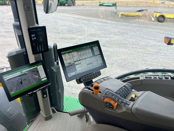 2025 John Deere 8R 370 Tractor