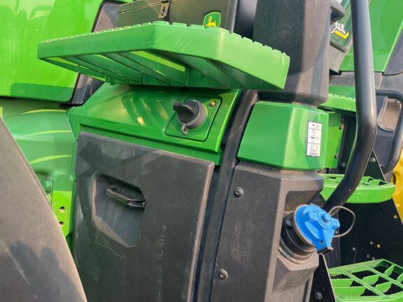 2025 John Deere 8R 370 Tractor