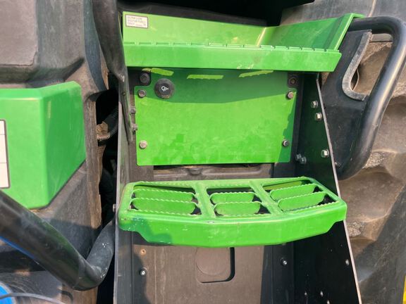 2025 John Deere 8R 370 Tractor