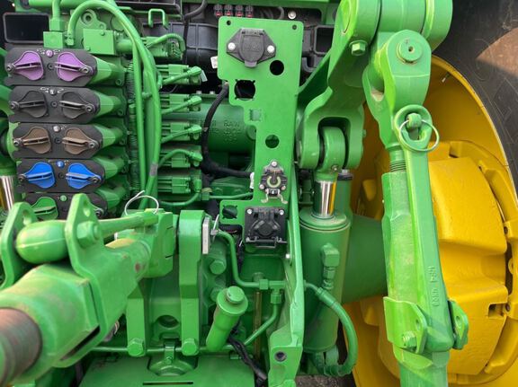 2025 John Deere 8R 370 Tractor