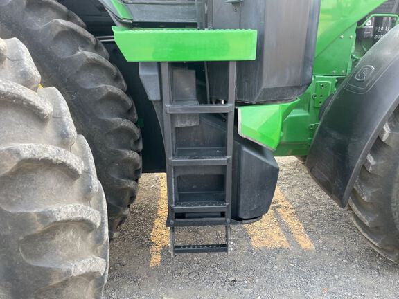 2025 John Deere 8R 370 Tractor