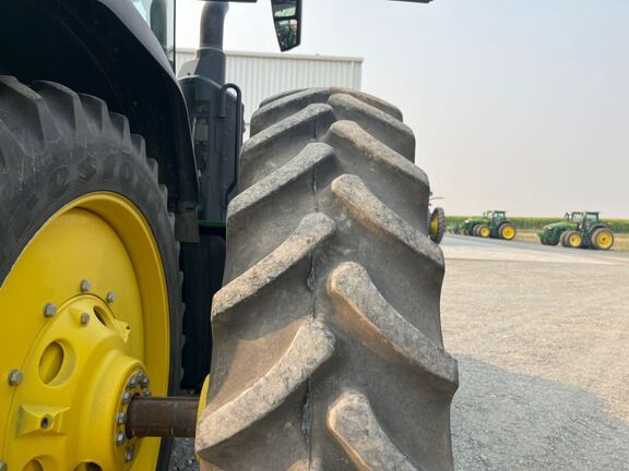 2025 John Deere 8R 370 Tractor