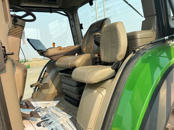 2025 John Deere 8R 370 Tractor