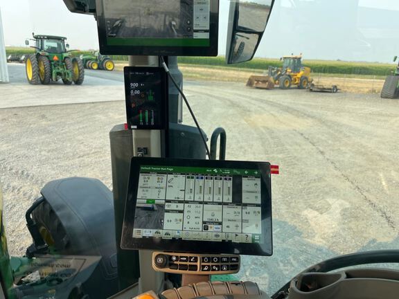 2025 John Deere 8R 370 Tractor