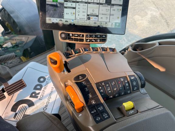 2025 John Deere 8R 370 Tractor