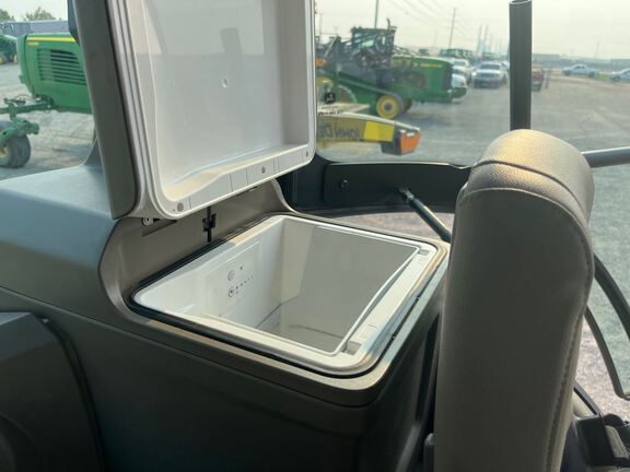 2025 John Deere 8R 370 Tractor