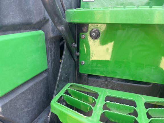 2025 John Deere 8R 370 Tractor