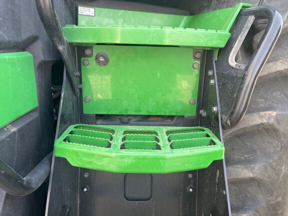 2025 John Deere 8R 370 Tractor