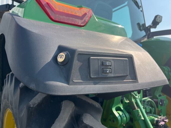 2025 John Deere 8R 370 Tractor