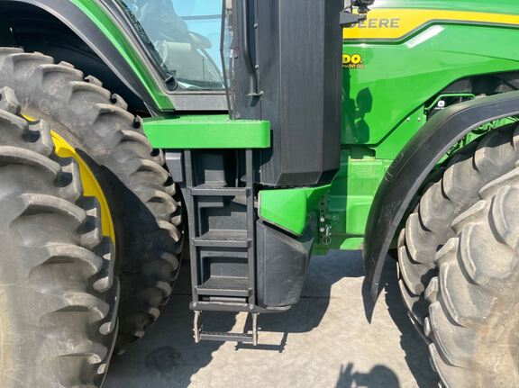 2025 John Deere 8R 370 Tractor