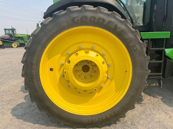2025 John Deere 8R 310 Tractor