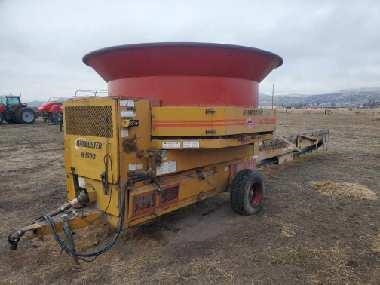 Haybuster H1000 Tub Grinder