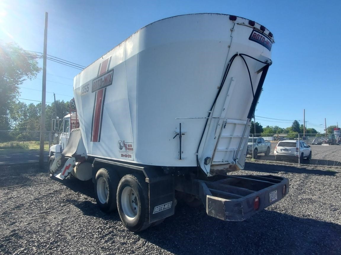 Mack ROTOMIX 1355H Feed Truck