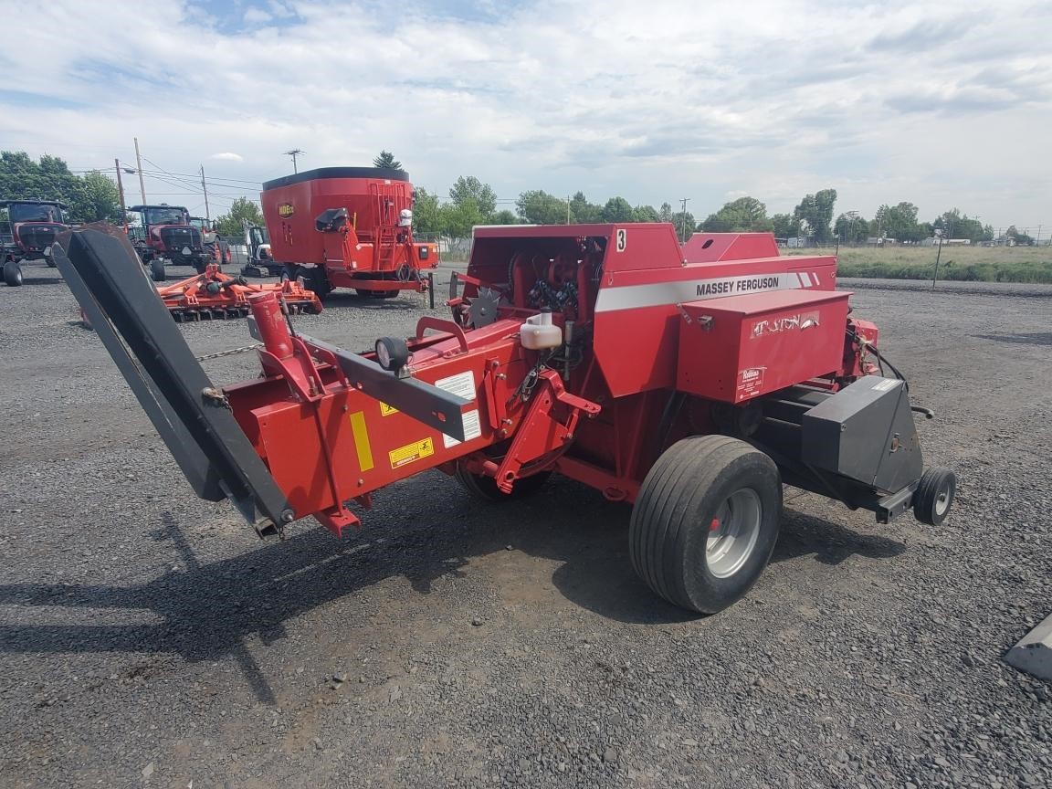 2012 Massey Ferguson 1841 Baler/Square