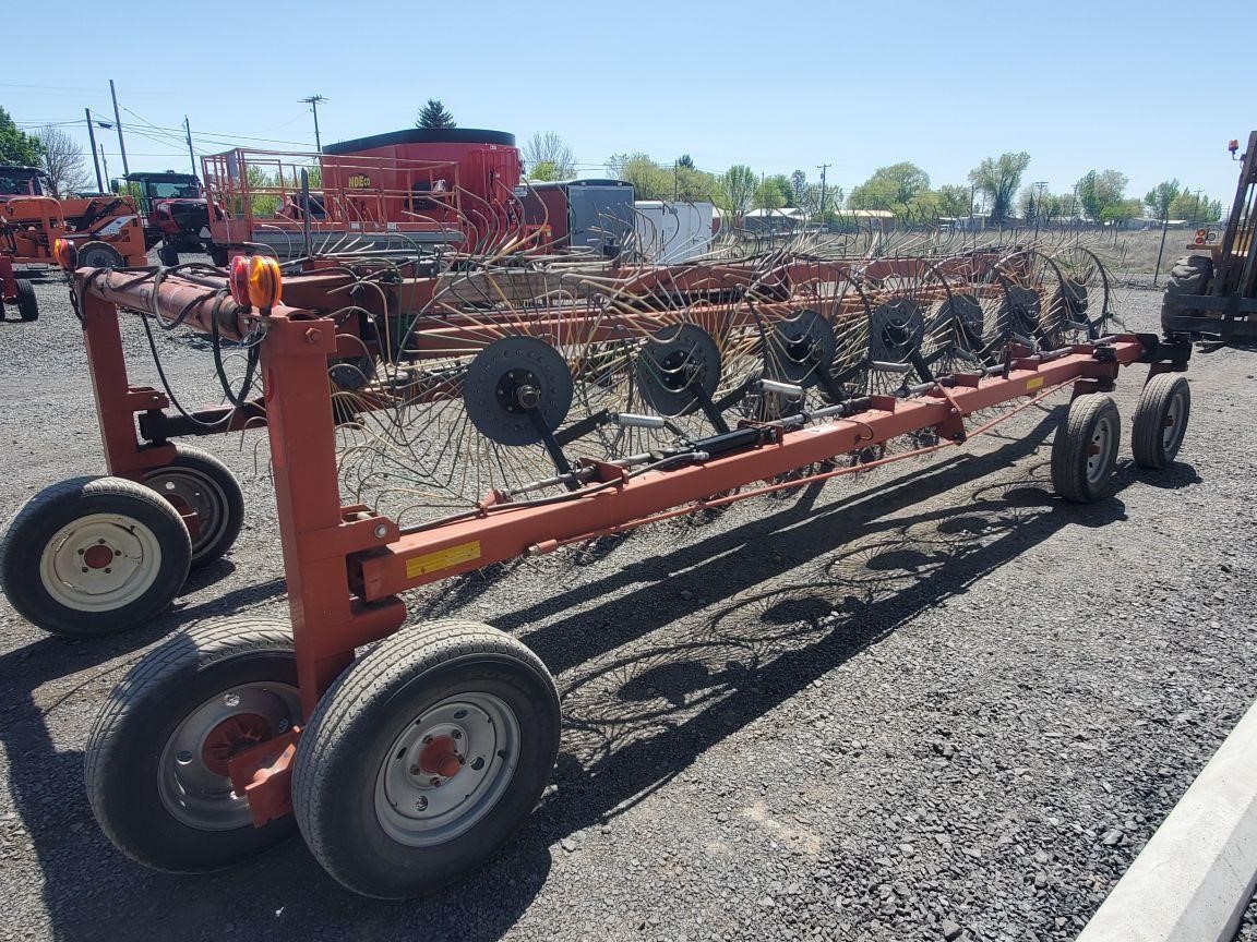 2009 Massey Ferguson 3986 Rake