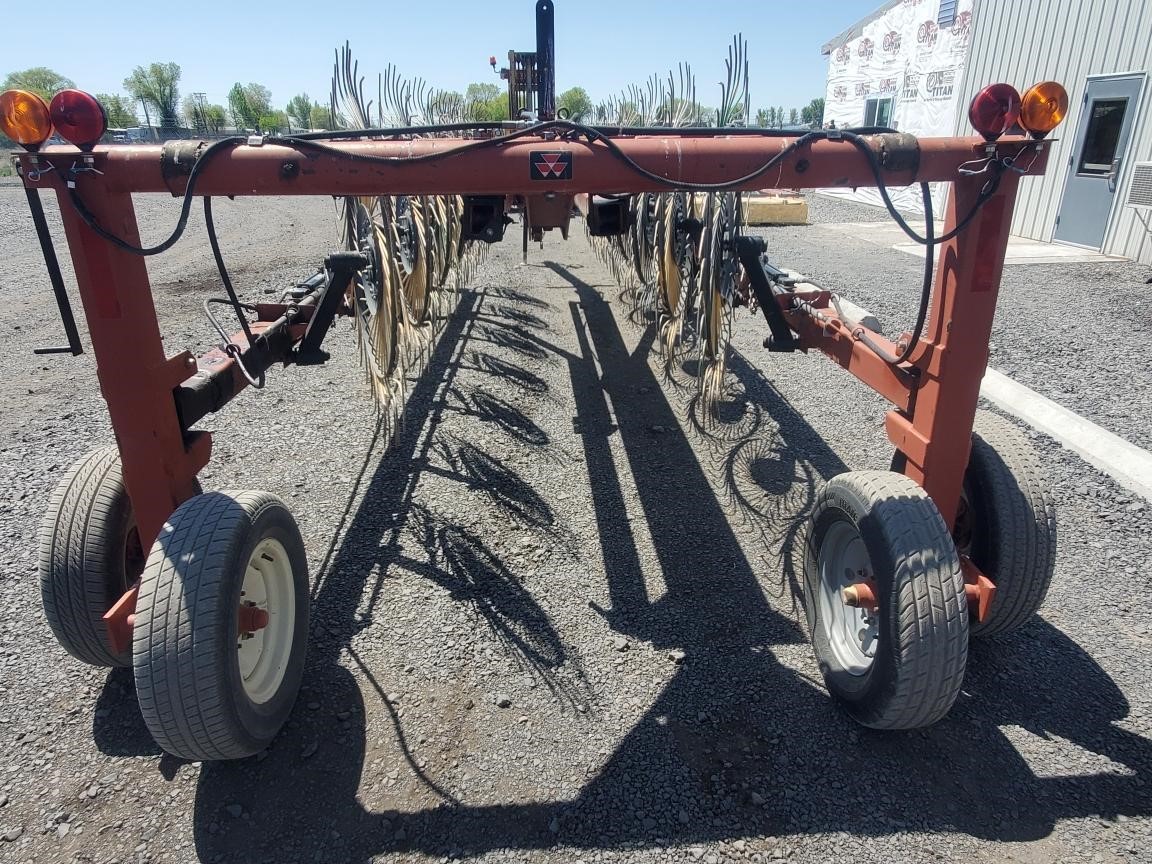 2009 Massey Ferguson 3986 Rake