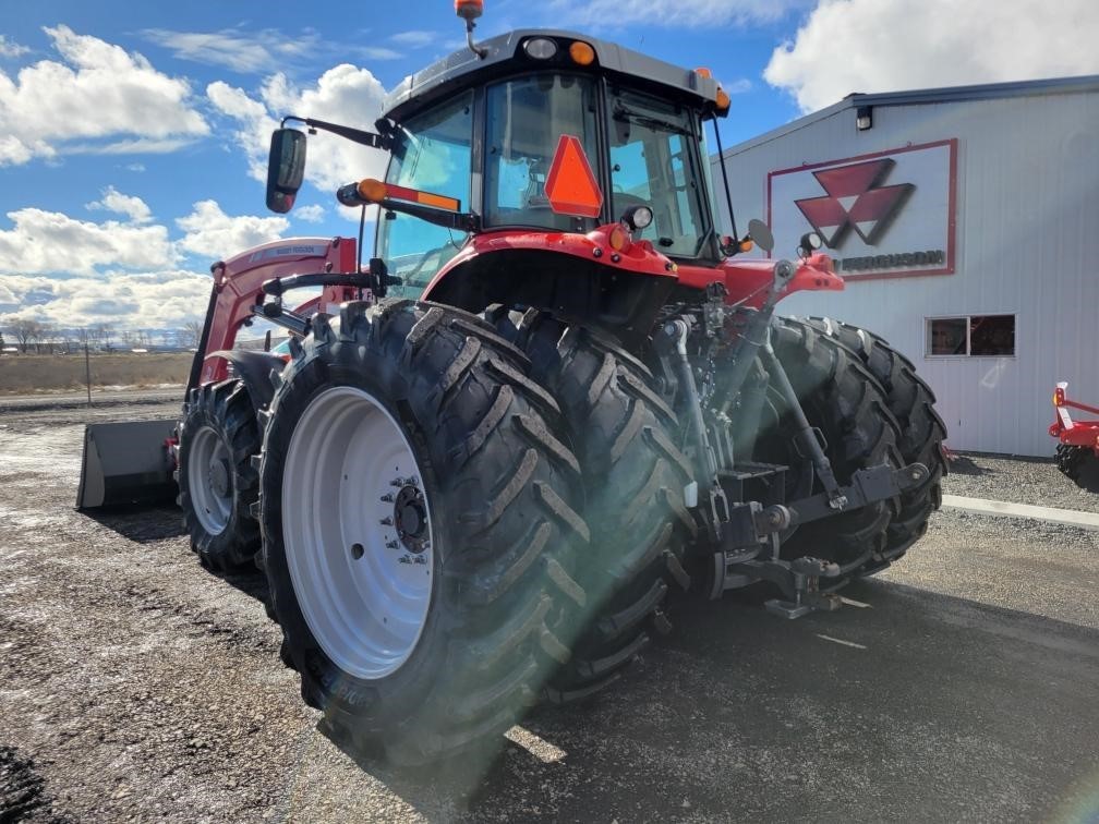 2018 Massey Ferguson 7724S Tractor