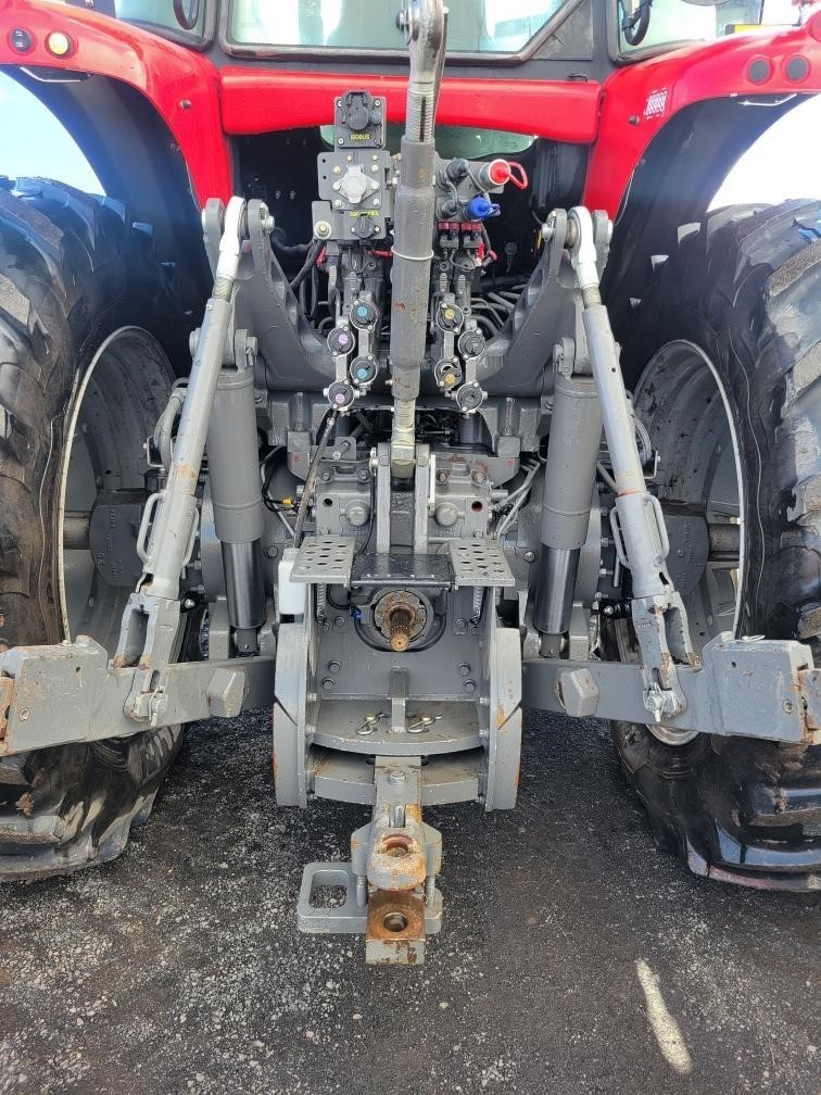 2018 Massey Ferguson 7724S Tractor