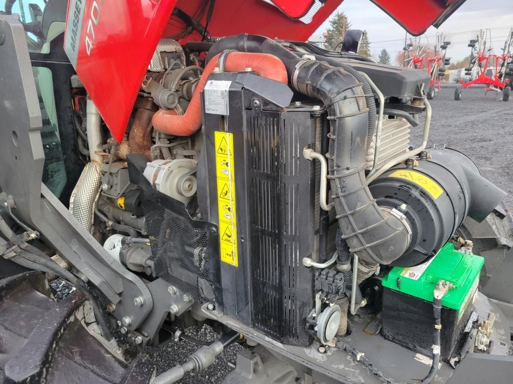 2018 Massey Ferguson 4707 Tractor