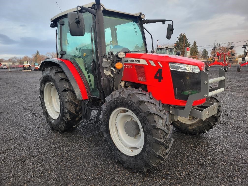 2018 Massey Ferguson 4707 Tractor