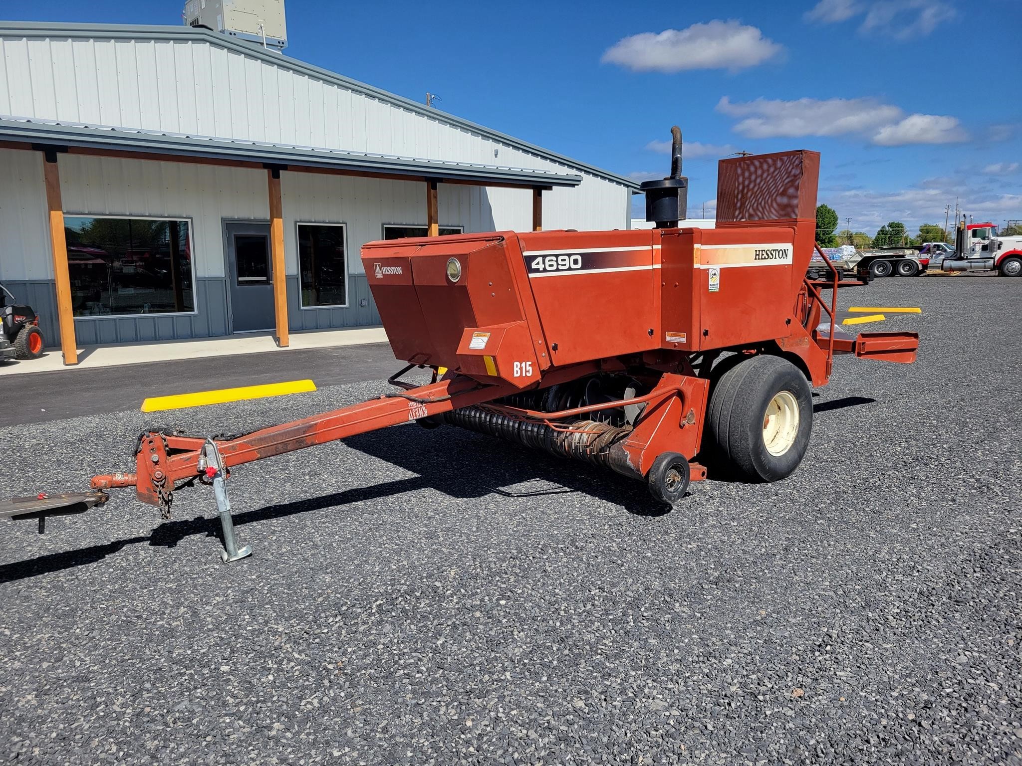 Hesston 4690 Baler/Square