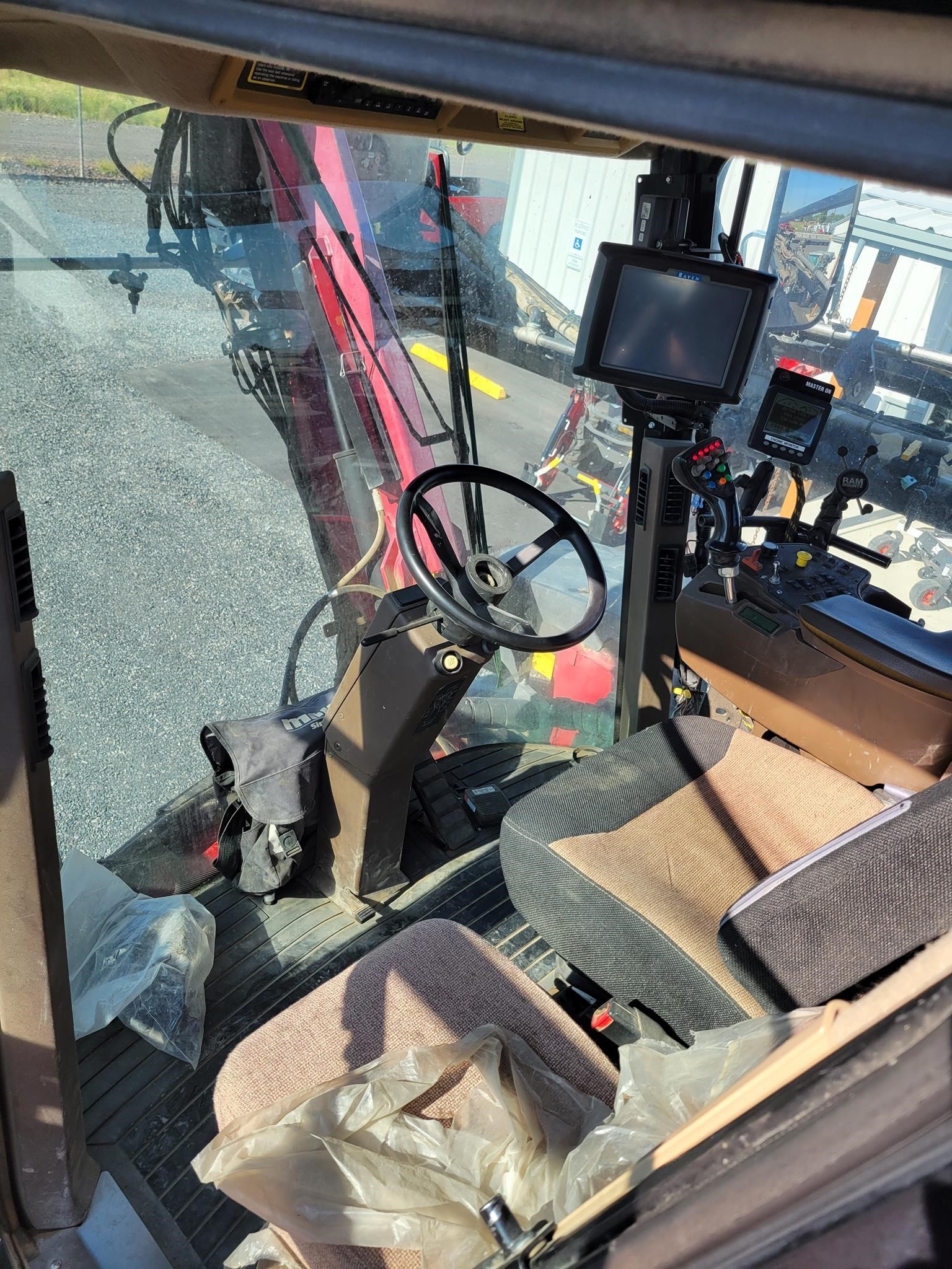 2012 Miller Nitro 4365 Sprayer/High Clearance