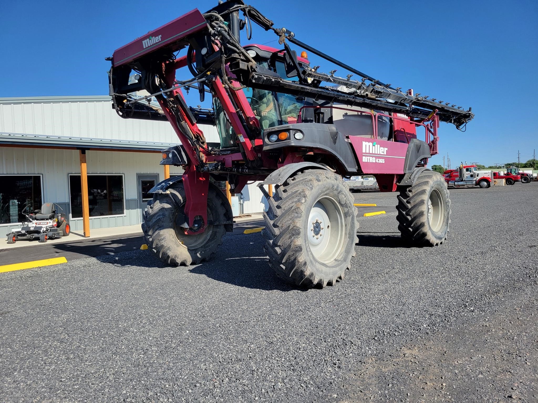 2012 Miller Nitro 4365 Sprayer/High Clearance