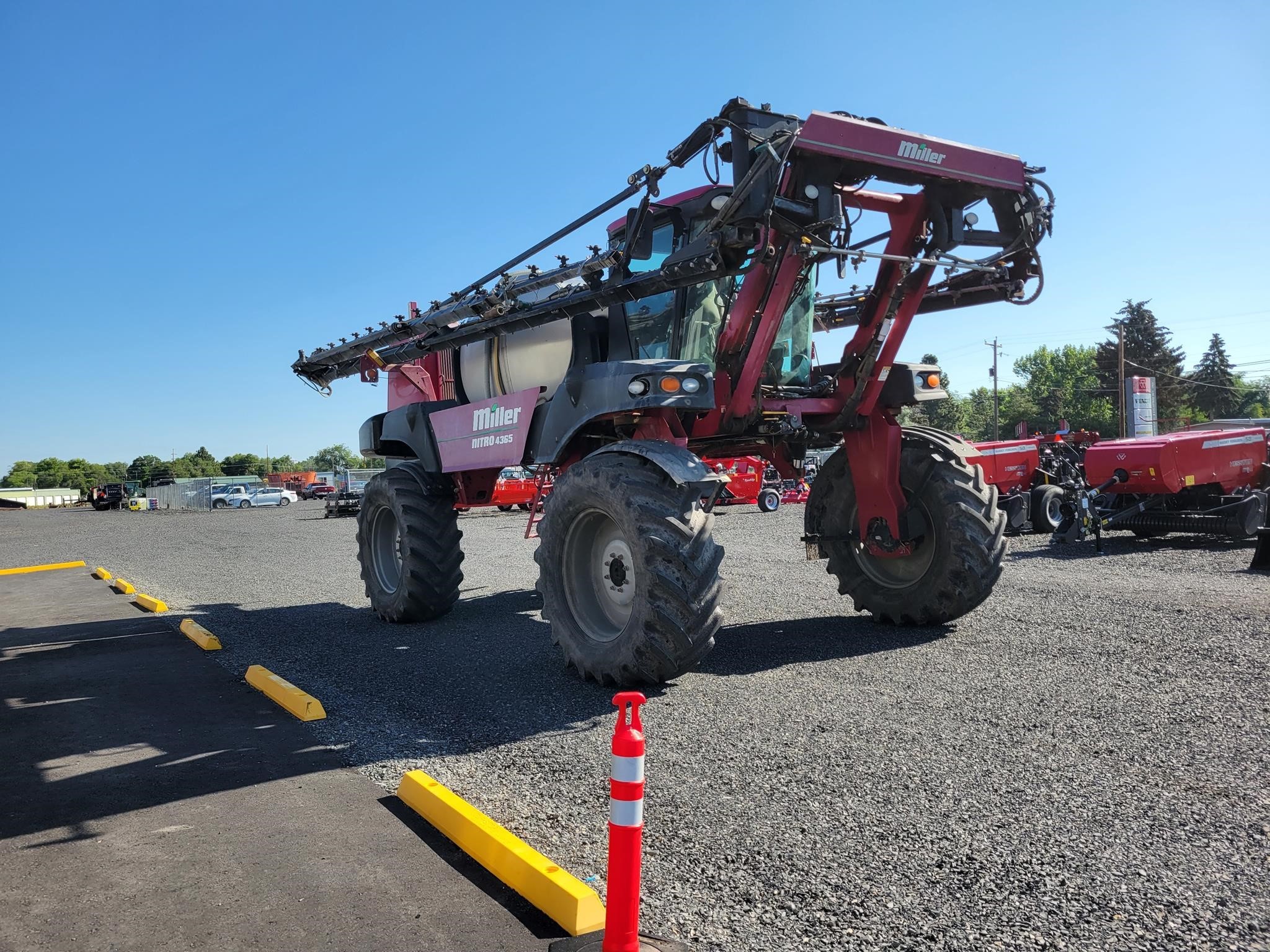 2012 Miller Nitro 4365 Sprayer/High Clearance