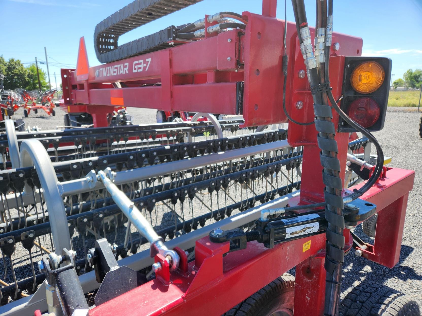 2018 TwinStar 2030G3-7 Rake