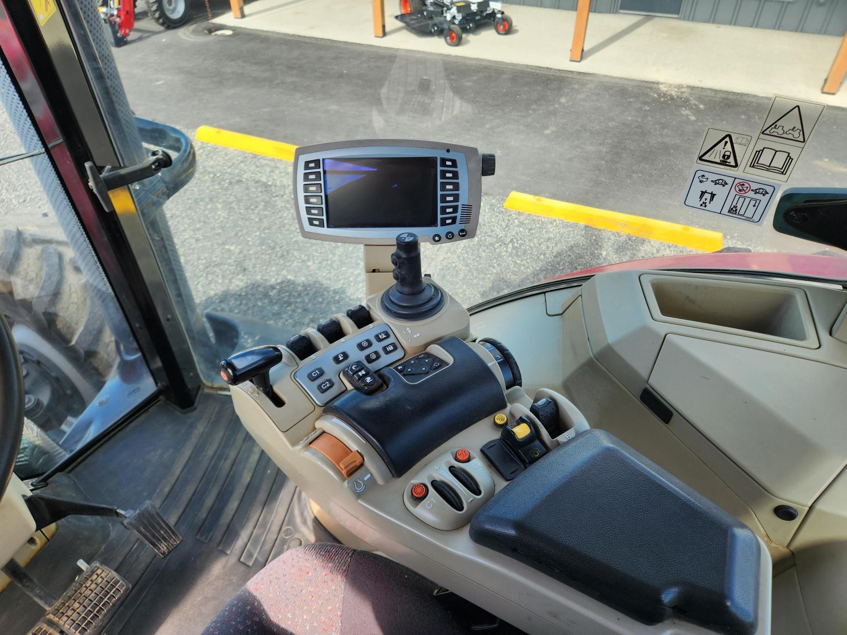 2016 Massey Ferguson 8727 Tractor