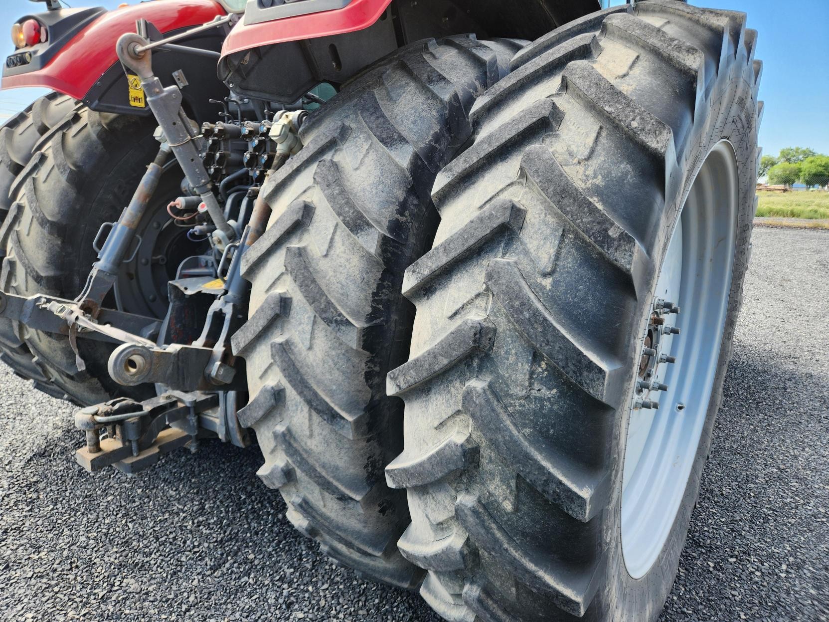 2016 Massey Ferguson 8727 Tractor