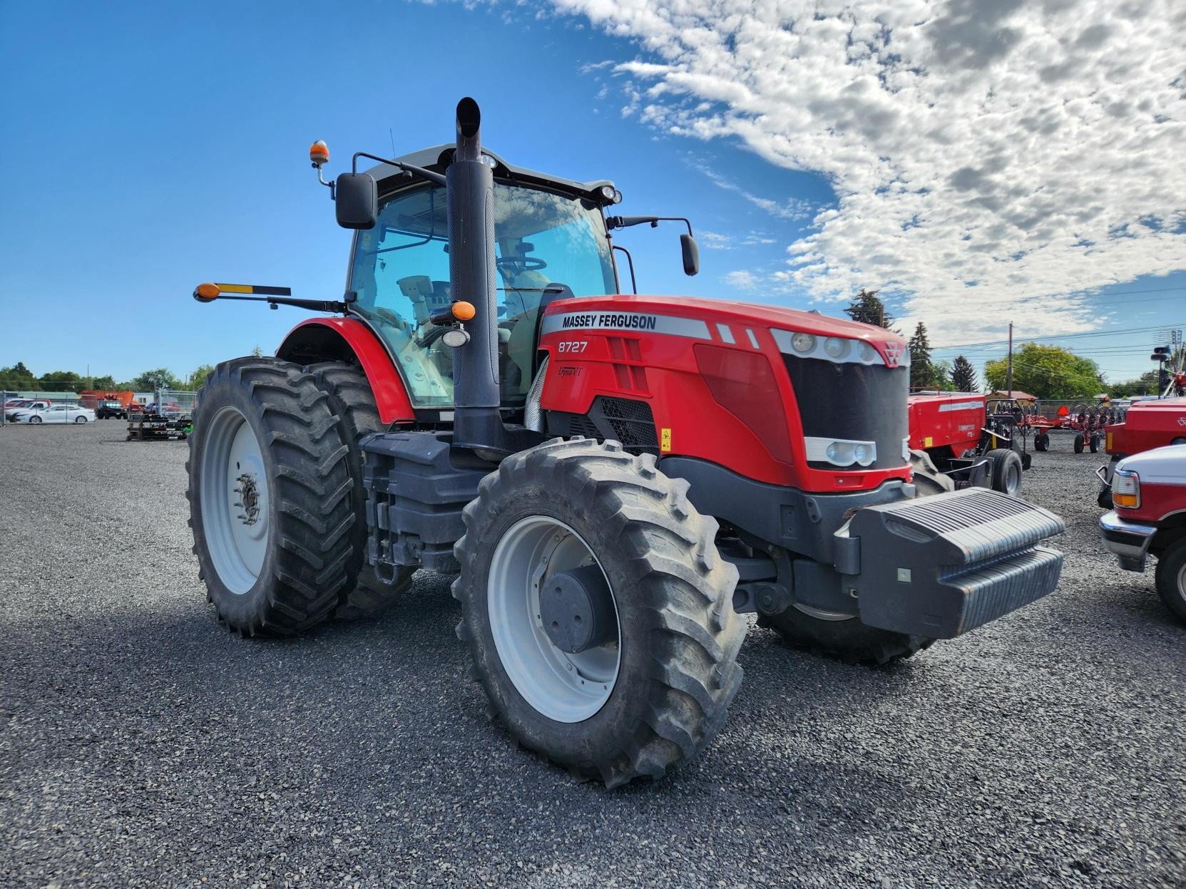 2016 Massey Ferguson 8727 Tractor