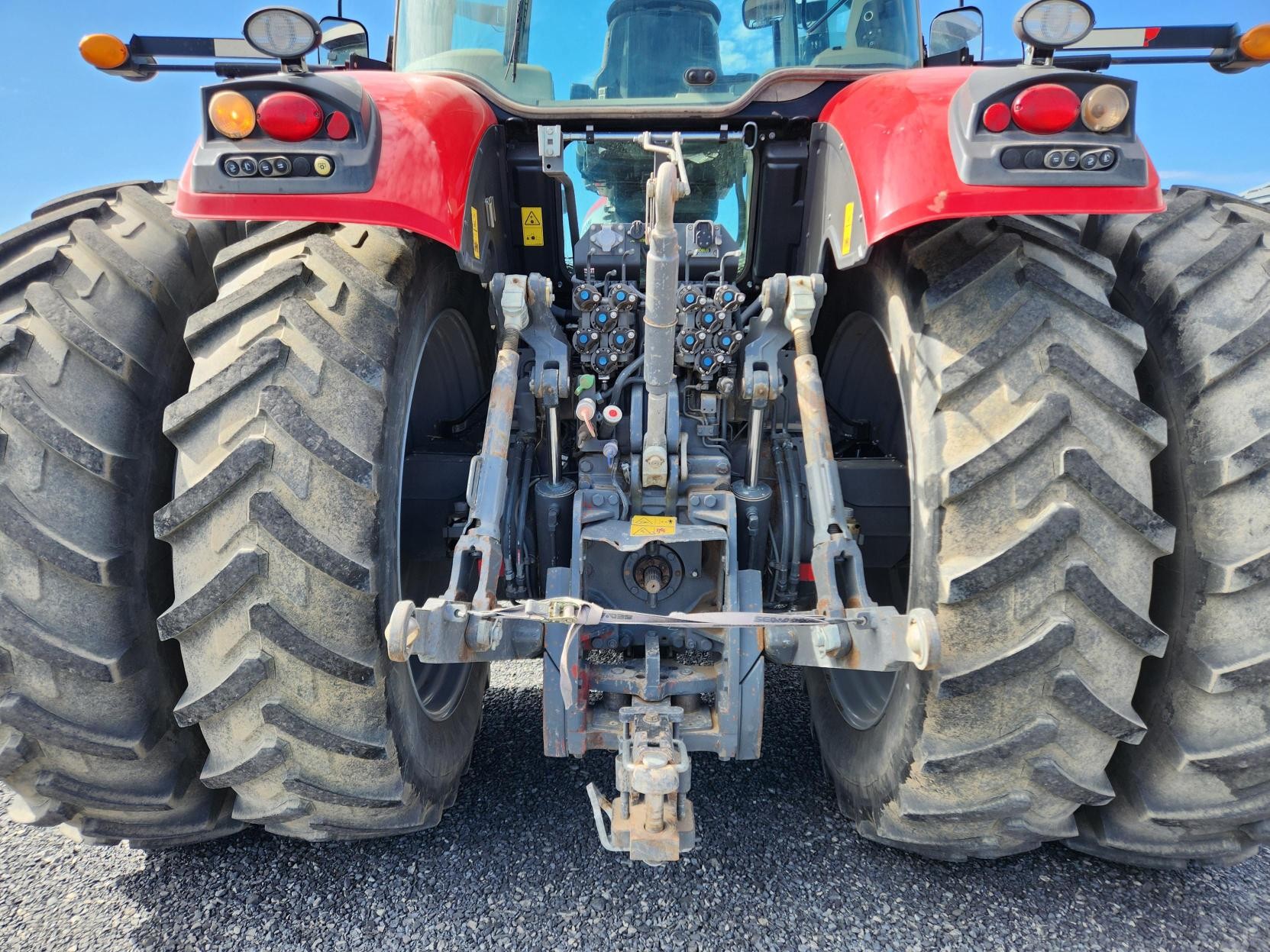 2016 Massey Ferguson 8727 Tractor