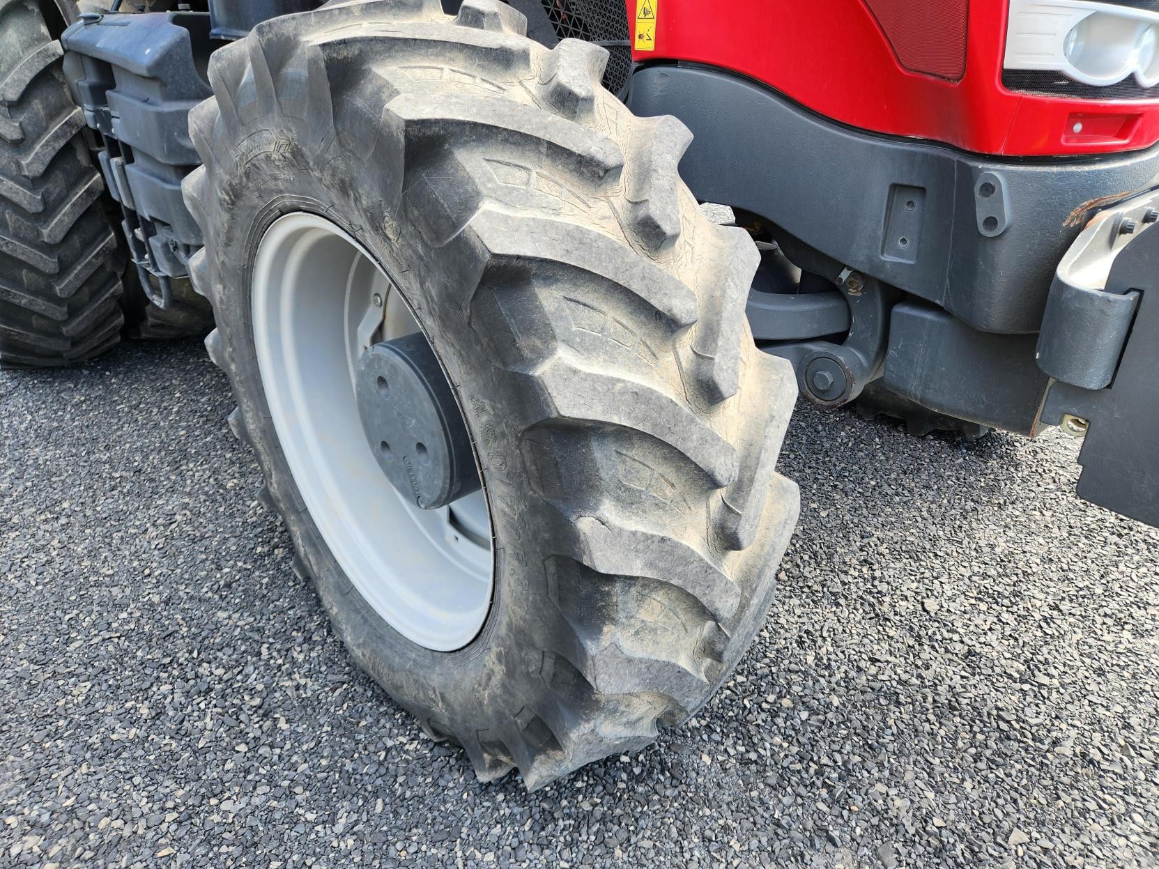 2016 Massey Ferguson 8727 Tractor