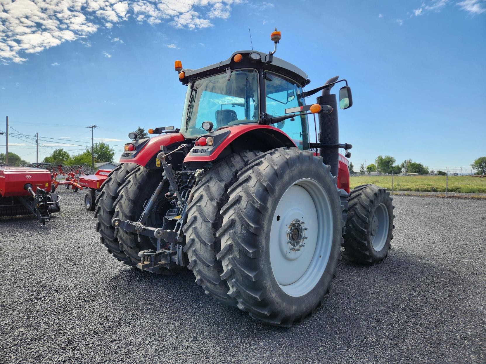 2016 Massey Ferguson 8727 Tractor