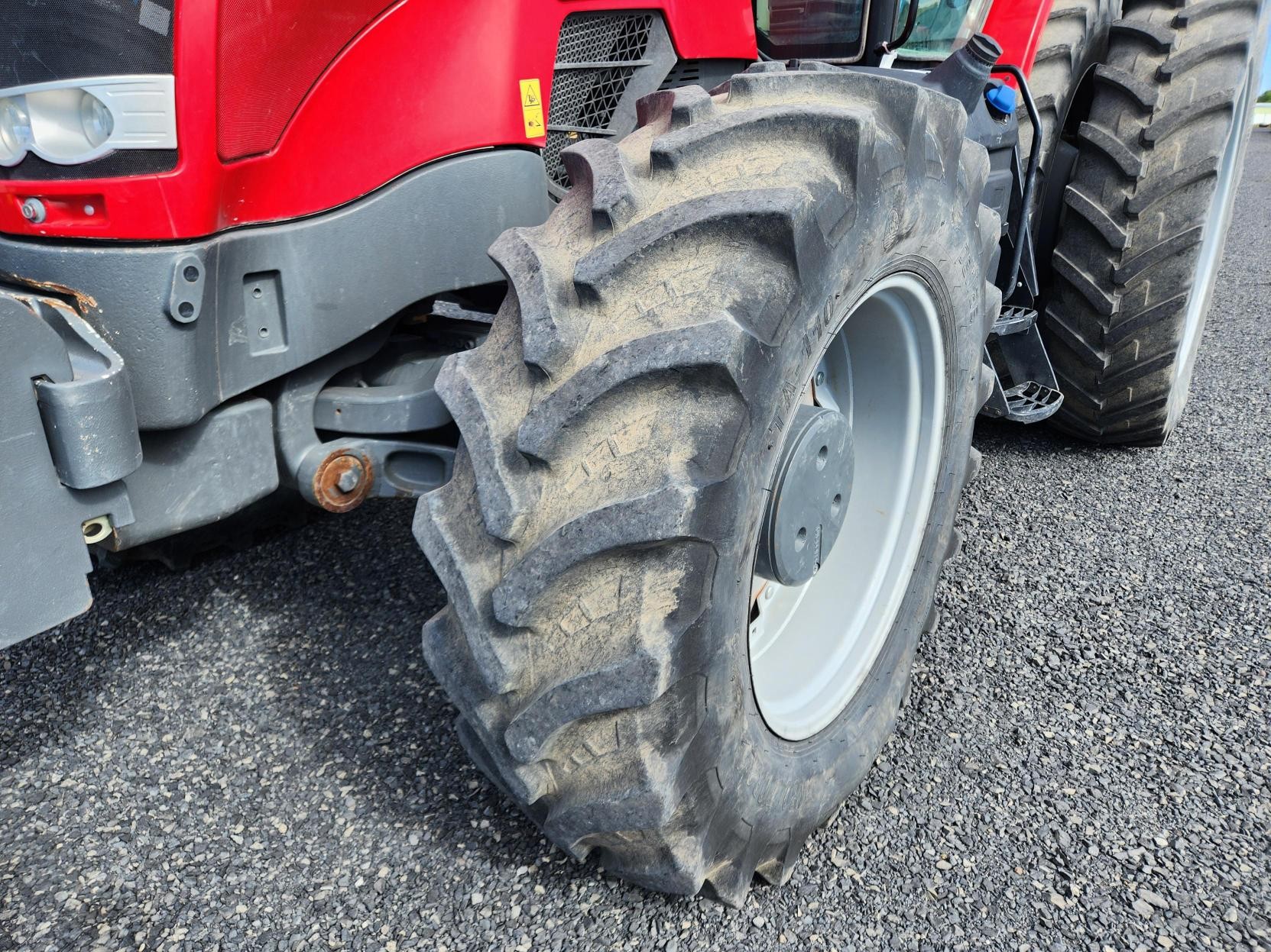 2016 Massey Ferguson 8727 Tractor