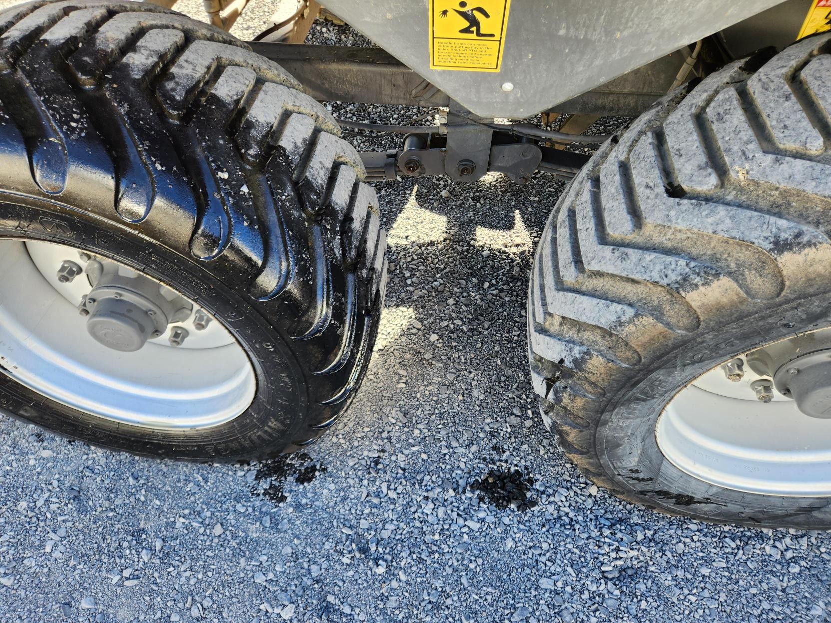 2016 Massey Ferguson 2270 Baler/Square