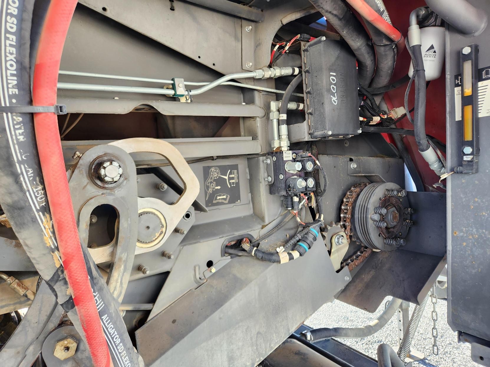 2016 Massey Ferguson 2270 Baler/Square